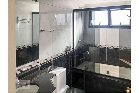 Banheiro de apartamento para alugar com 1 quarto, 65m² em Itaim Bibi, São Paulo