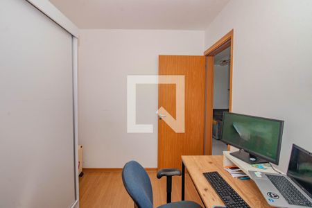 Quarto 2 de apartamento à venda com 2 quartos, 60m² em Rubem Berta, Porto Alegre