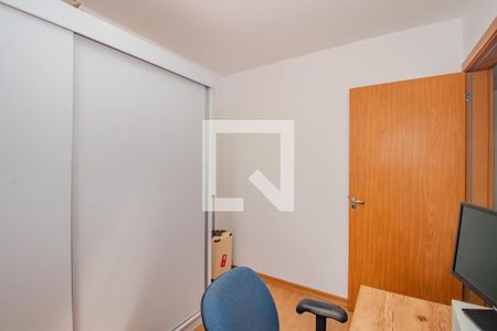 Quarto 2 de apartamento à venda com 2 quartos, 60m² em Rubem Berta, Porto Alegre