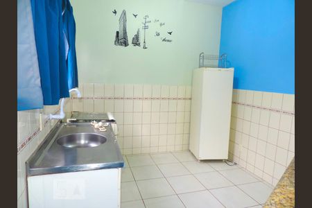 Cozinha de kitnet/studio para alugar com 1 quarto, 28m² em Barra da Lagoa, Florianópolis