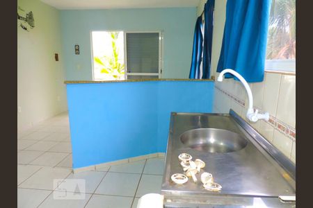 Cozinha de kitnet/studio para alugar com 1 quarto, 28m² em Barra da Lagoa, Florianópolis