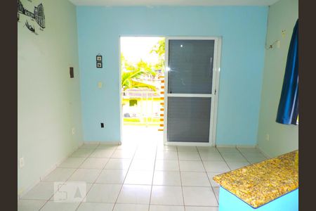 Sala de kitnet/studio para alugar com 1 quarto, 28m² em Barra da Lagoa, Florianópolis
