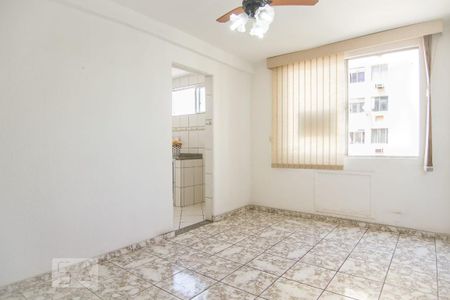 Sala de apartamento para alugar com 2 quartos, 50m² em Taquara, Rio de Janeiro