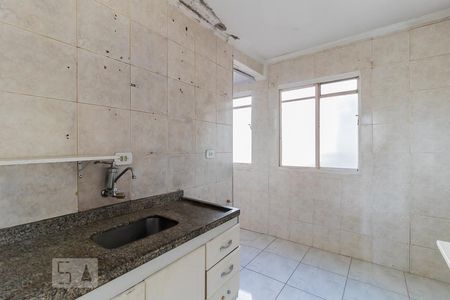Cozinha de apartamento para alugar com 2 quartos, 50m² em Fazenda da Juta, São Paulo