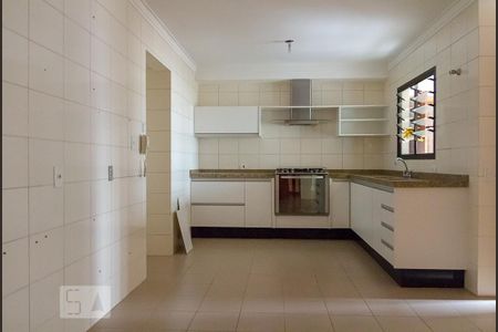 Apartamento para alugar com 180m², 3 quartos e 2 vagas Apartamento para alugar com 180m², 3 quartos e 2 vagasCozinha