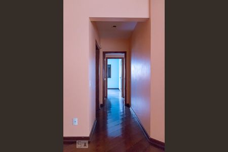 Corredor de apartamento para alugar com 3 quartos, 180m² em Santa Paula, São Caetano do Sul