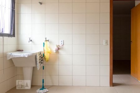 Apartamento para alugar com 180m², 3 quartos e 2 vagas Apartamento para alugar com 180m², 3 quartos e 2 vagasÁrea de Serviço