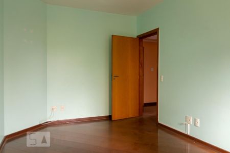 Apartamento para alugar com 180m², 3 quartos e 2 vagas Apartamento para alugar com 180m², 3 quartos e 2 vagasQuarto 2