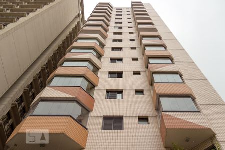 Apartamento para alugar com 180m², 3 quartos e 2 vagas Apartamento para alugar com 180m², 3 quartos e 2 vagasFachada