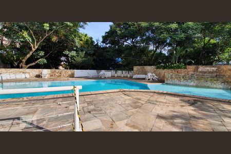 Studio à venda com 45m², 1 quarto e 1 vaga Studio à venda com 45m², 1 quarto e 1 vagaPiscina