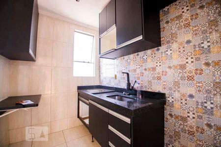 cozinha de apartamento para alugar com 3 quartos, 56m² em Vila Padre Manoel de Nobrega, Campinas