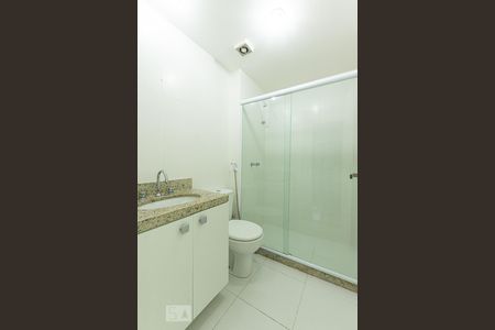 Banheiro Social de apartamento à venda com 2 quartos, 98m² em Santa Rosa, Niterói
