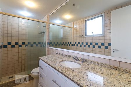 Apartamento para alugar com 136m², 3 quartos e 2 vagas Apartamento para alugar com 136m², 3 quartos e 2 vagasBanheiro da Suíte