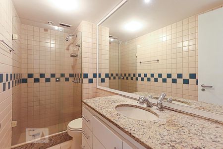 Apartamento para alugar com 136m², 3 quartos e 2 vagas Apartamento para alugar com 136m², 3 quartos e 2 vagasBanheiro Corredor