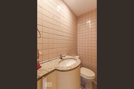 Lavabo de apartamento para alugar com 3 quartos, 136m² em Barra da Tijuca, Rio de Janeiro