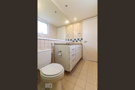 Apartamento para alugar com 136m², 3 quartos e 2 vagas Apartamento para alugar com 136m², 3 quartos e 2 vagasBanheiro da Suíte