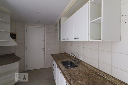 Apartamento para alugar com 136m², 3 quartos e 2 vagas Apartamento para alugar com 136m², 3 quartos e 2 vagasCozinha