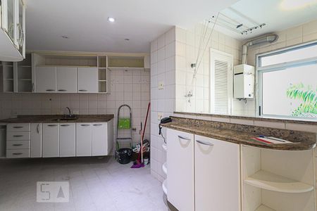 Apartamento para alugar com 136m², 3 quartos e 2 vagas Apartamento para alugar com 136m², 3 quartos e 2 vagasCozinha