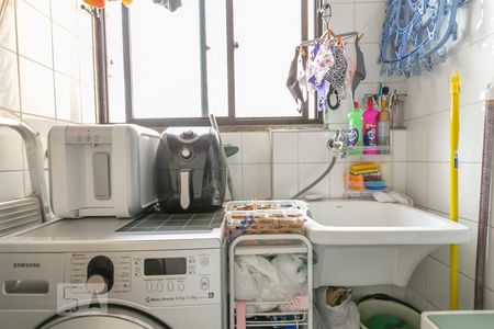 Apartamento à venda com 64m², 2 quartos e 2 vagasLavanderia