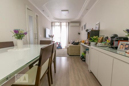 Apartamento à venda com 64m², 2 quartos e 2 vagasSala