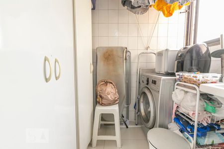 Apartamento à venda com 64m², 2 quartos e 2 vagasLavanderia