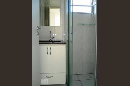 Banheiro  de apartamento à venda com 2 quartos, 48m² em Vila Mira, São Paulo