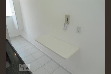 Cozinha de apartamento à venda com 2 quartos, 48m² em Vila Mira, São Paulo