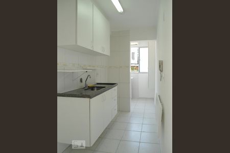 Cozinha de apartamento à venda com 2 quartos, 48m² em Vila Mira, São Paulo