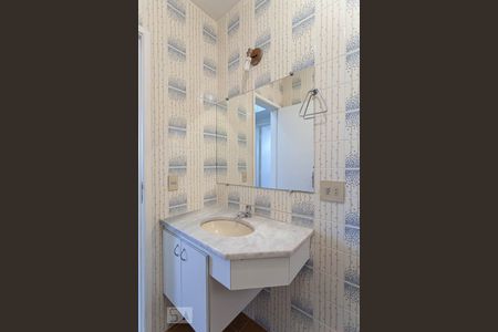 Apartamento para alugar com 85m², 3 quartos e 2 vagas Apartamento para alugar com 85m², 3 quartos e 2 vagasBanheiro social