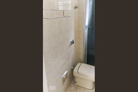 Banheiro de apartamento para alugar com 2 quartos, 65m² em Vila São Paulo, São Paulo