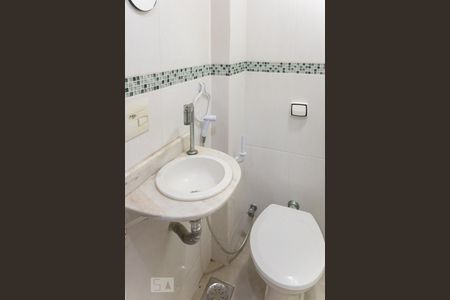 Apartamento à venda com 65m², 2 quartos e sem vaga Apartamento à venda com 65m², 2 quartos e sem vagaBanheiro Social