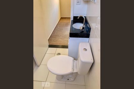 Banheiro de casa de condomínio à venda com 3 quartos, 80m² em Vila Mangalot, São Paulo
