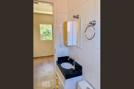 Banheiro de casa de condomínio à venda com 3 quartos, 80m² em Vila Mangalot, São Paulo