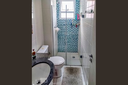 Banheiro de apartamento para alugar com 2 quartos, 52m² em Vila Homero Thon, Santo André