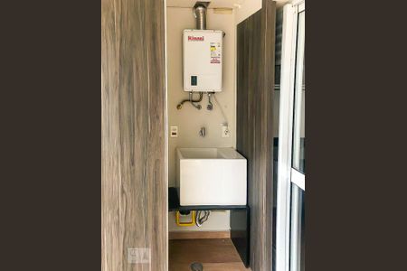 Area Serviço de apartamento para alugar com 2 quartos, 84m² em Pinheiros, São Paulo