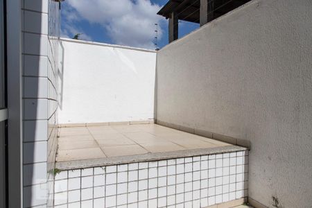 Área privativa de apartamento para alugar com 3 quartos, 82m² em Padre Eustáquio, Belo Horizonte