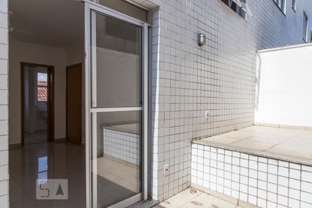 Área privativa de apartamento para alugar com 3 quartos, 82m² em Padre Eustáquio, Belo Horizonte