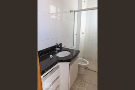Banheiro da Suíte de apartamento para alugar com 3 quartos, 82m² em Padre Eustáquio, Belo Horizonte
