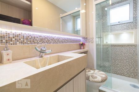 Apartamento à venda com 110m², 3 quartos e 3 vagas Apartamento à venda com 110m², 3 quartos e 3 vagasBanheiro social