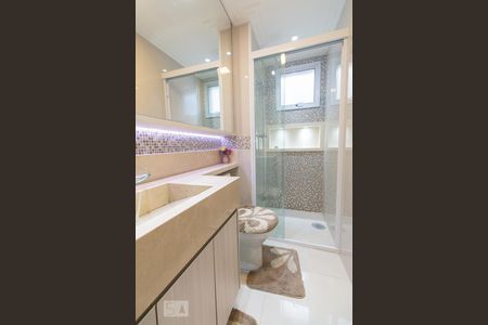 Apartamento à venda com 110m², 3 quartos e 3 vagas Apartamento à venda com 110m², 3 quartos e 3 vagasBanheiro social