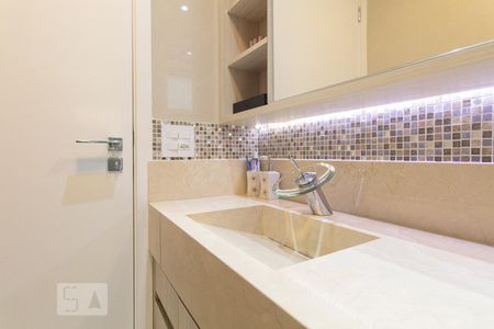 Apartamento à venda com 110m², 3 quartos e 3 vagas Apartamento à venda com 110m², 3 quartos e 3 vagasBanheiro social