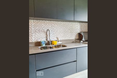 Cozinha de apartamento para alugar com 1 quarto, 48m² em Bethaville I, Barueri