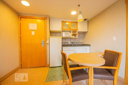 Cozinha  de apartamento à venda com 1 quarto, 36m² em Rio Branco, Porto Alegre