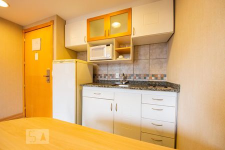 Cozinha  de apartamento à venda com 1 quarto, 36m² em Rio Branco, Porto Alegre
