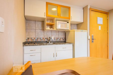 Cozinha  de apartamento à venda com 1 quarto, 36m² em Rio Branco, Porto Alegre