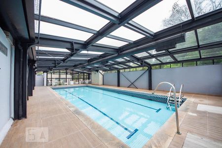 Apartamento à venda com 36m², 1 quarto e sem vaga Apartamento à venda com 36m², 1 quarto e sem vagaÁrea comum - Piscina