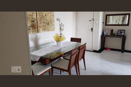 Apartamento à venda com 77m², 3 quartos e sem vagaSala