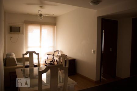 Sala de apartamento à venda com 1 quarto, 56m² em Barra da Tijuca, Rio de Janeiro