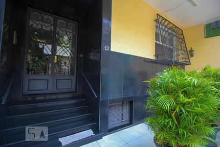 Apartamento para alugar com 46m², 1 quarto e sem vagaEntrada do Prédio