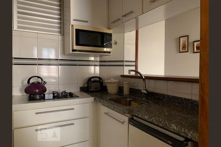 Cozinha de apartamento para alugar com 1 quarto, 48m² em Centro, Campinas
